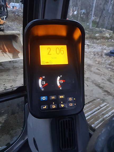 New Holland E 135 BSR-2 12 of 13