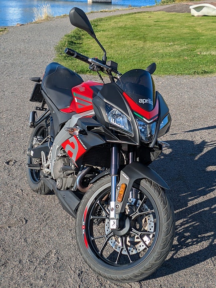 Aprilia RS 125 Tuono 5 of 15