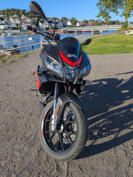 Aprilia RS 125 Tuono 15 of 15