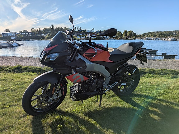 Aprilia RS 125 Tuono 2 of 15