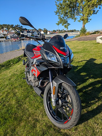 Aprilia RS 125 Tuono 3 of 15