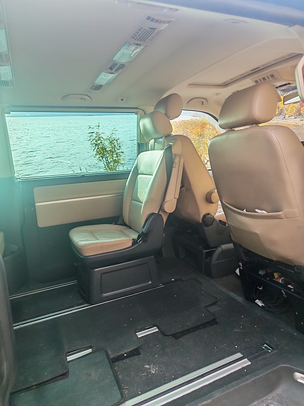 Volkswagen Multivan 12 of 18
