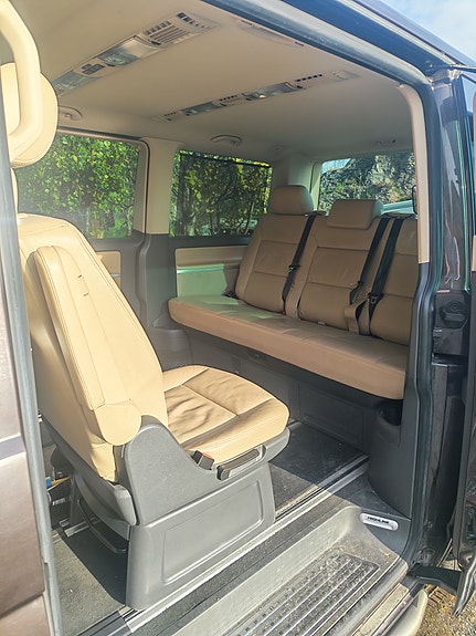 Volkswagen Multivan 10 of 18