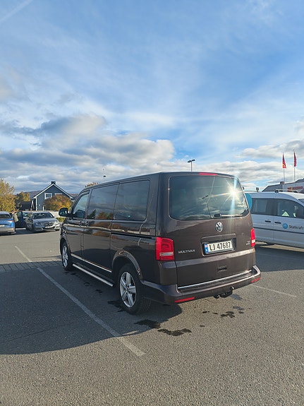 Volkswagen Multivan 6 of 18