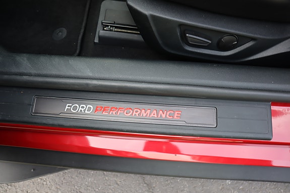 Ford Mustang 20 of 25