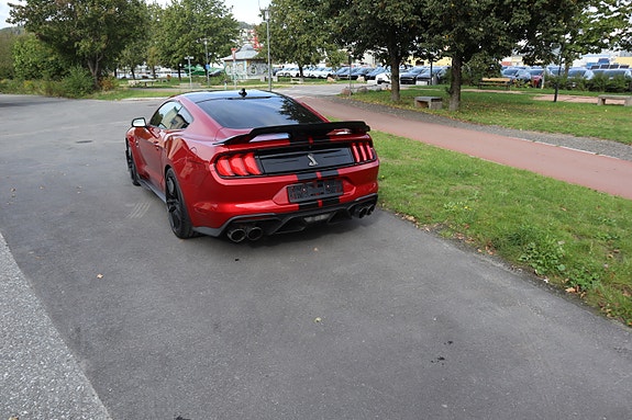 Ford Mustang 7 of 25