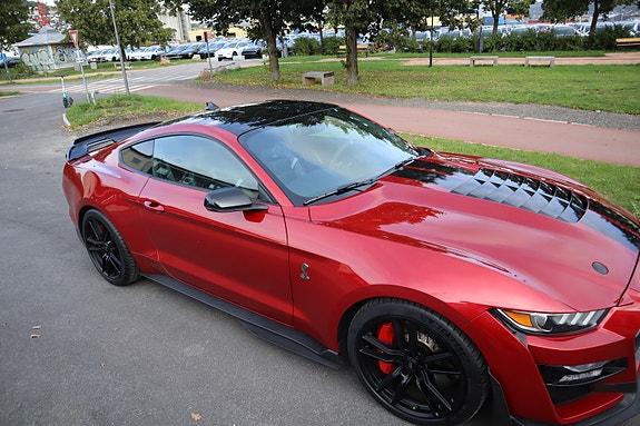 Ford Mustang 21 of 25