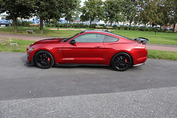 Ford Mustang 8 of 25
