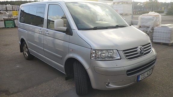 Volkswagen Multivan 2 of 22