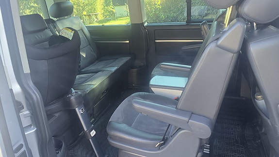 Volkswagen Multivan 12 of 22