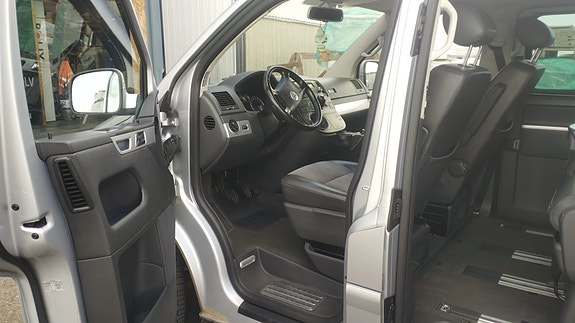 Volkswagen Multivan 10 of 22