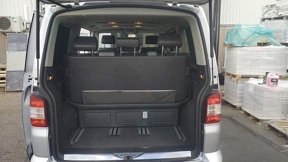 Volkswagen Multivan 20 of 22