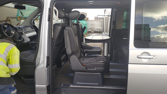Volkswagen Multivan 17 of 22