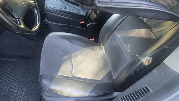 Volkswagen Multivan 8 of 22
