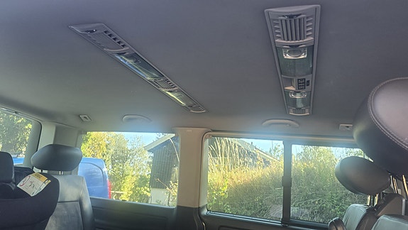 Volkswagen Multivan 19 of 22