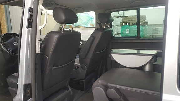 Volkswagen Multivan 15 of 22