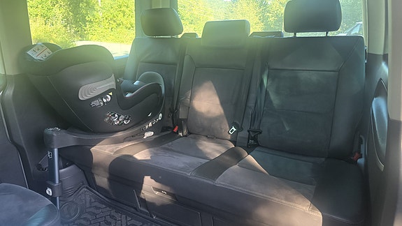 Volkswagen Multivan 14 of 22