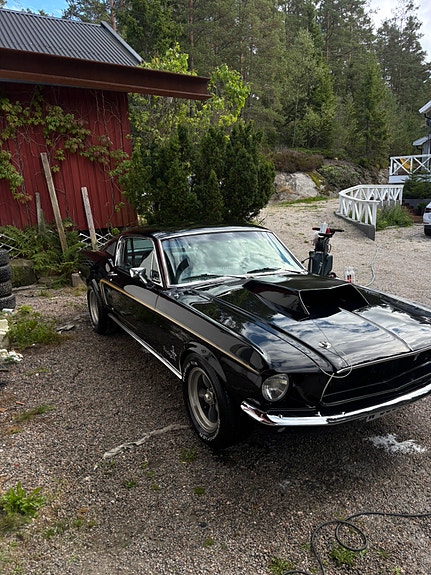 Ford Mustang 7 of 30