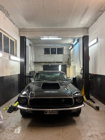 Ford Mustang 29 of 30