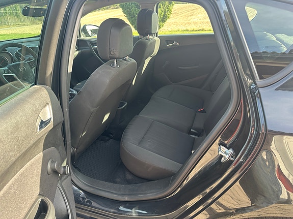 Opel Astra 9 of 15