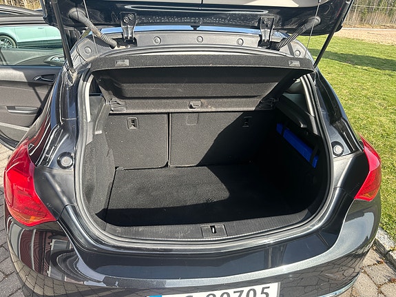 Opel Astra 10 of 15