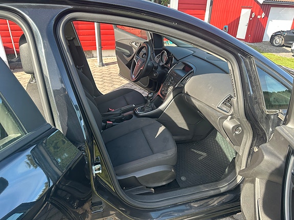 Opel Astra 11 of 15