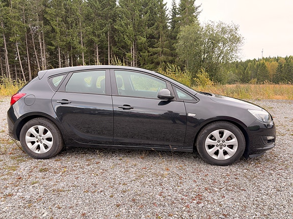 Opel Astra 2 of 15