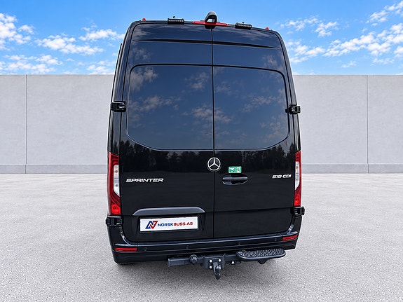 Mercedes-Benz Sprinter 519 16+1 Godkjent for 2 rullestoler 2026 **LEVERINSKLAR** Pris kr 1379000+mva !Pris inkl. mva: kr 1 723 750 4 of 30