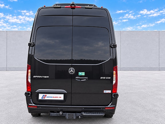 Mercedes-Benz Sprinter 519 16+1 Godkjent for 2 rullestoler 2026 **LEVERINSKLAR** Pris kr 1379000+mva !Pris inkl. mva: kr 1 723 750 12 of 30