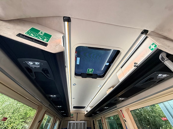 Mercedes-Benz Sprinter 519 16+1 Godkjent for 2 rullestoler 2026 **LEVERINSKLAR** Pris kr 1379000+mva !Pris inkl. mva: kr 1 723 750 27 of 30