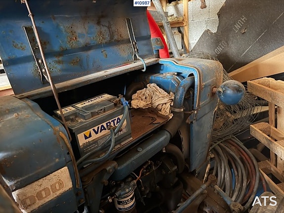 Ford 2000 2x4 traktor 24 of 27