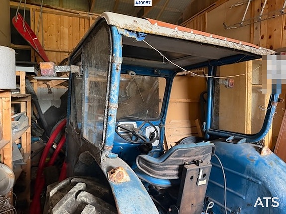 Ford 2000 2x4 traktor 4 of 27