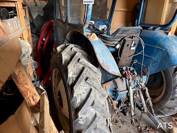 Ford 2000 2x4 traktor 6 of 27