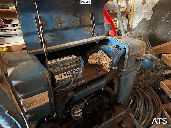 Ford 2000 2x4 traktor 11 of 27