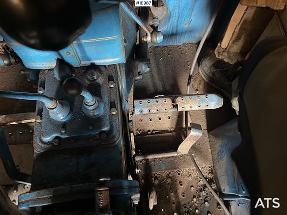 Ford 2000 2x4 traktor 16 of 27