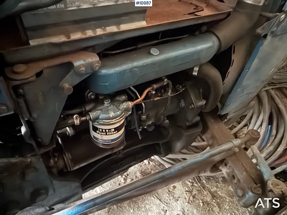 Ford 2000 2x4 traktor 25 of 27