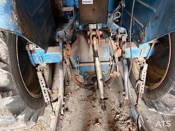 Ford 2000 2x4 traktor 14 of 27
