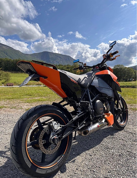 KTM 690 Supermoto 11 of 14