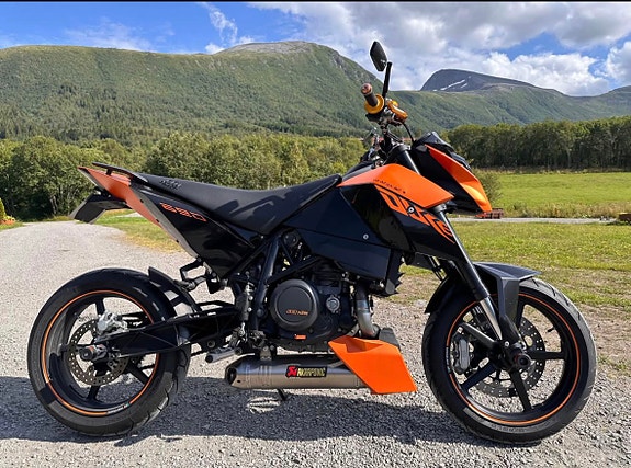KTM 690 Supermoto 12 of 14