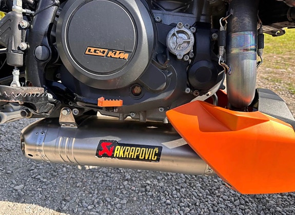 KTM 690 Supermoto 14 of 14