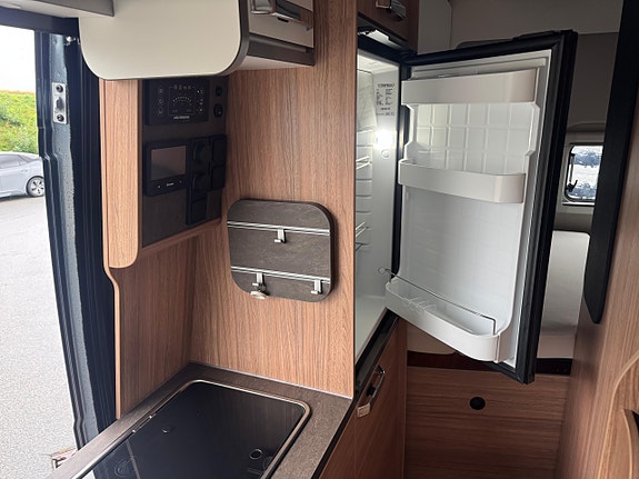 Weinsberg Cara Bus 600 DQ 11 of 17