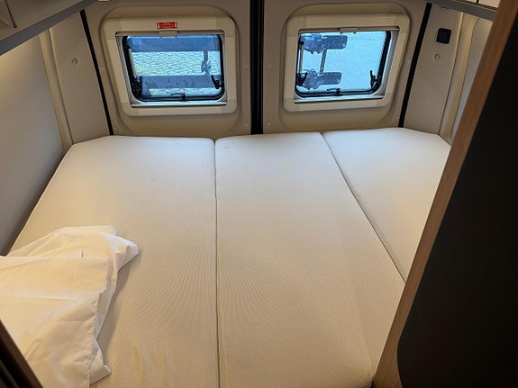 Weinsberg Cara Bus 600 DQ 16 of 17