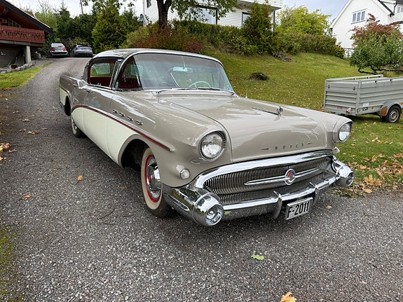 Buick Roadmaster 4 of 5