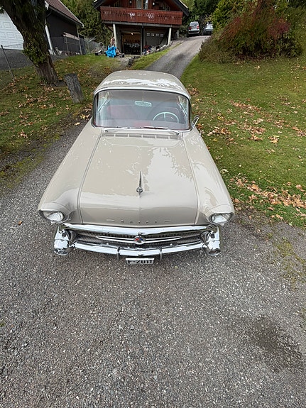 Buick Roadmaster 3 of 5