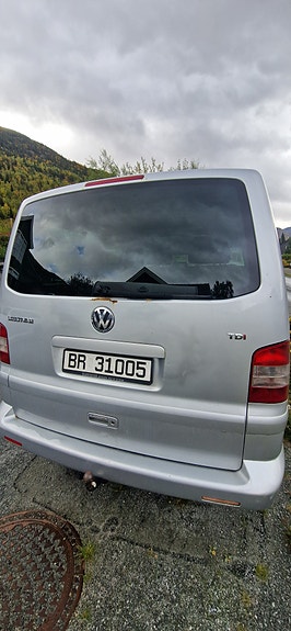 Volkswagen Multivan 7 of 8