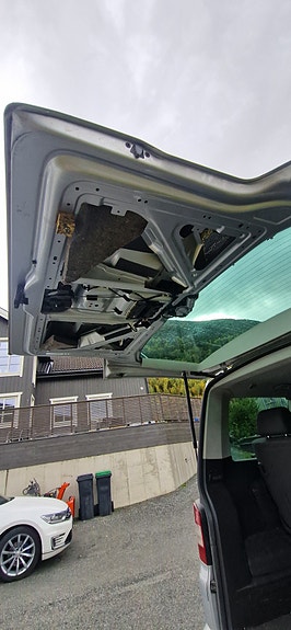 Volkswagen Multivan 8 of 8