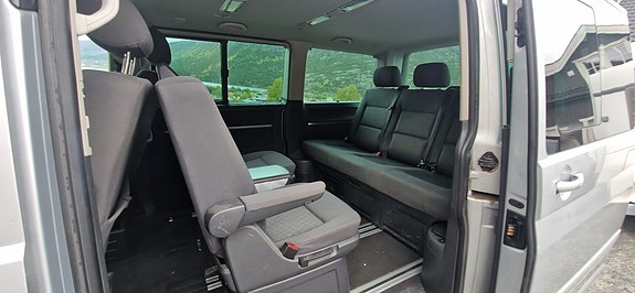 Volkswagen Multivan 6 of 8