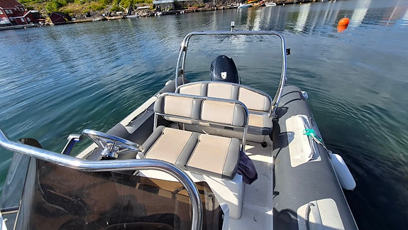 FALCON 650 - 2009 - EVINRUDE E-TEC - 115 HK 6 of 11
