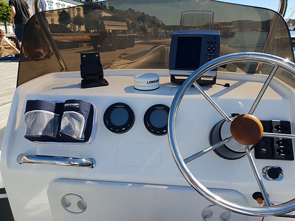 FALCON 650 - 2009 - EVINRUDE E-TEC - 115 HK 7 of 11