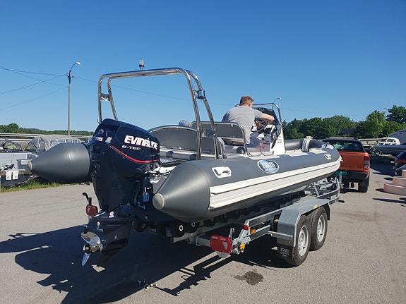 FALCON 650 - 2009 - EVINRUDE E-TEC - 115 HK 11 of 11